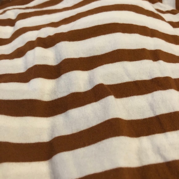 Madewell Striped top 🤍 - Picture 2 of 3